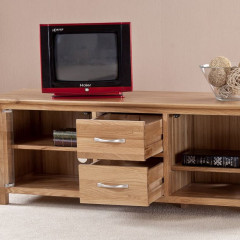 Cambridge Solid Oak Large TV Unit With Glass Doors